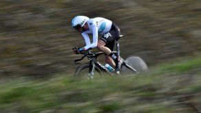 Poels gana cuarta etapa de la París-Niza