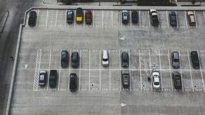 Alcalde Mayer Mizrachi explica posible propuesta de parquímetros en el distrito de Panamá.