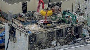 Empiezan a retirar cátodos de averiada planta nuclear japonesa