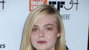 Elle Fanning y Peter Dinklage protagonizarán I Think Were Alone Now