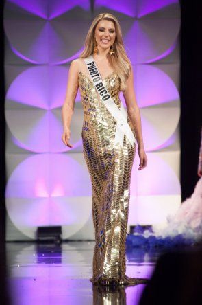 Desfile en vestido de noche - Miss Universo 2019