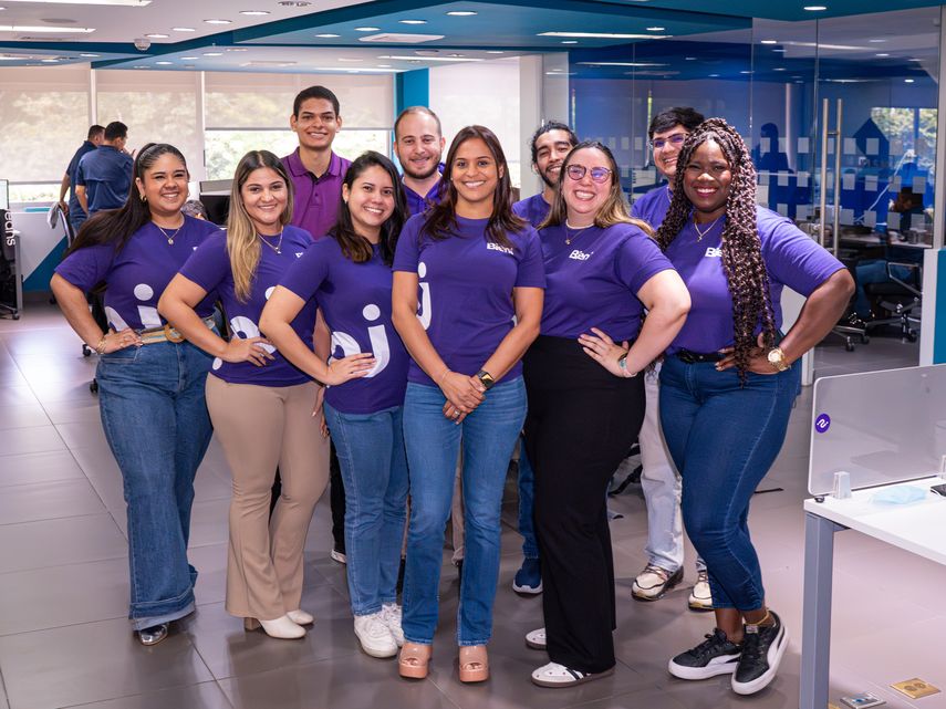 Bieni potencia esta experiencia con BIA, su asistente de inteligencia artificial. Bieni potencia esta experiencia con BIA, su asistente de inteligencia artificial.