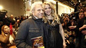 Papá de Shakira le habría pedido que no hable más de Piqué