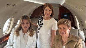 En la foto, Maricel dde Mulino junto a la exprimera dama Marta Linares y la expresidenta Mireya Moscoso