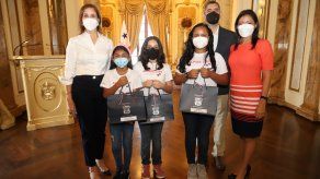 Reconocen a estudiantes ganadoras de Olimpiadas de Robótica WRO