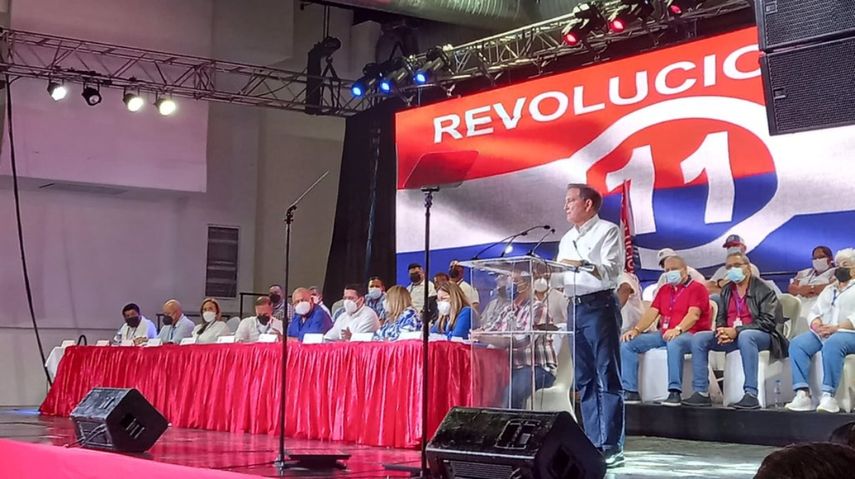 El presidente Laurentino Cortizo brinda discurso durante el Directorio Nacional Extraordinario del PRD.