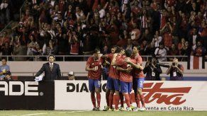 Bryan Ruiz da victoria a Costa Rica ante Uruguay