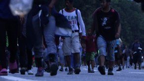 Caravana de migrantes se debilita en el sur de México