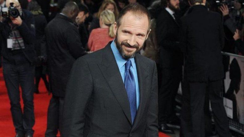 Ralph Fiennes cree que Daniel Craig es el James Bond perfecto