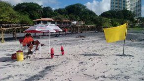 Colocan bandera amarilla en playas de Chiriquí y Panamá Oeste por oleajes