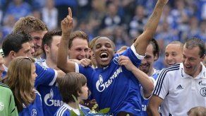 Peruano Farfán renueva con el Schalke