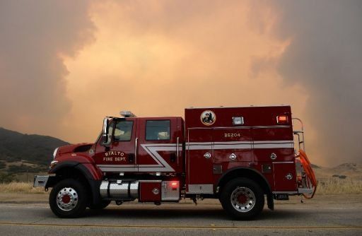 El incendio en el sur de California amenaza a más de 4.000 viviendas