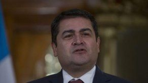 Hernández llega al estadio nacional de Tegucigalpa para su investidura