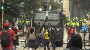 Nutrida protesta contra reforma tributaria en Colombia desafía restricciones anticovid