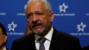 Administrador de la ACP expone proyecto de río Indio y administración del Canal de Panamá.