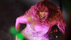 JLo luce menos sexy en concierto en Indonesia