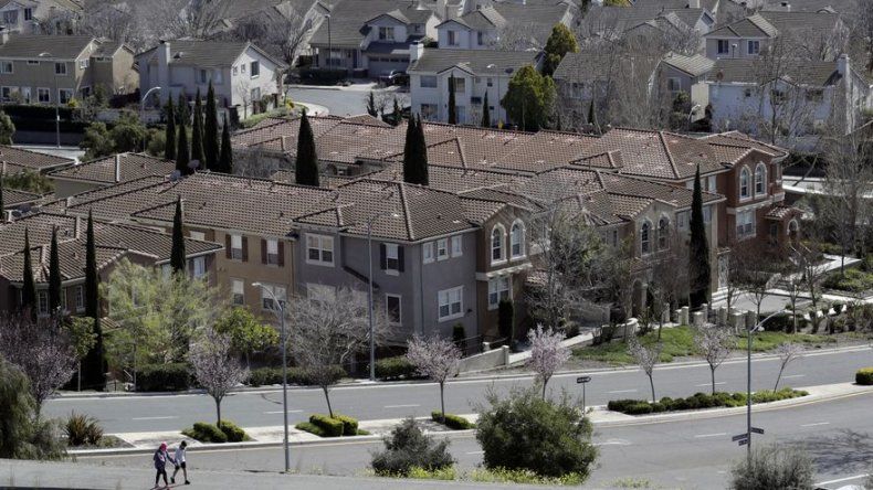 Encuesta: Suburbios tan polarizados como el resto de EEUU