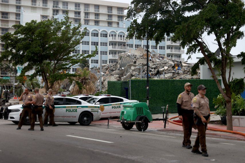 La parte del edificio que quedó en pie después del mortal colapso fue demolido.