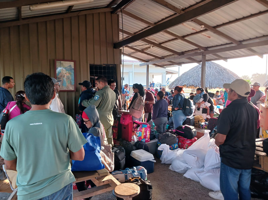 MEDUCA inició el traslado de 597 docentes a las áreas de difícil acceso.