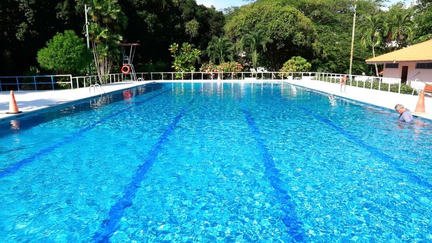 Parque Omar suspende acceso a la piscina.