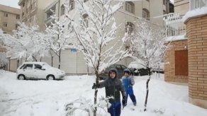 Una fuerte nevada paraliza la capital iraní