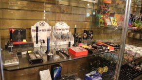 Aduanas retuvo cigarrillos electrónicos tras allanamientos en locales de Vía Argentina y Paitilla