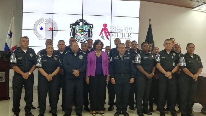 Panamá cuenta con 190 policías especializados en violencia de género