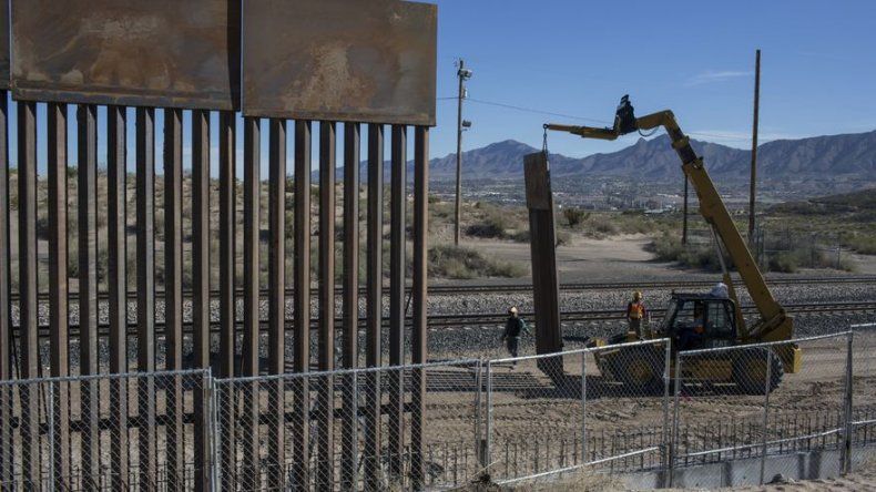 Trump pide fondos para muro, pero EEUU sigue pagando cerca