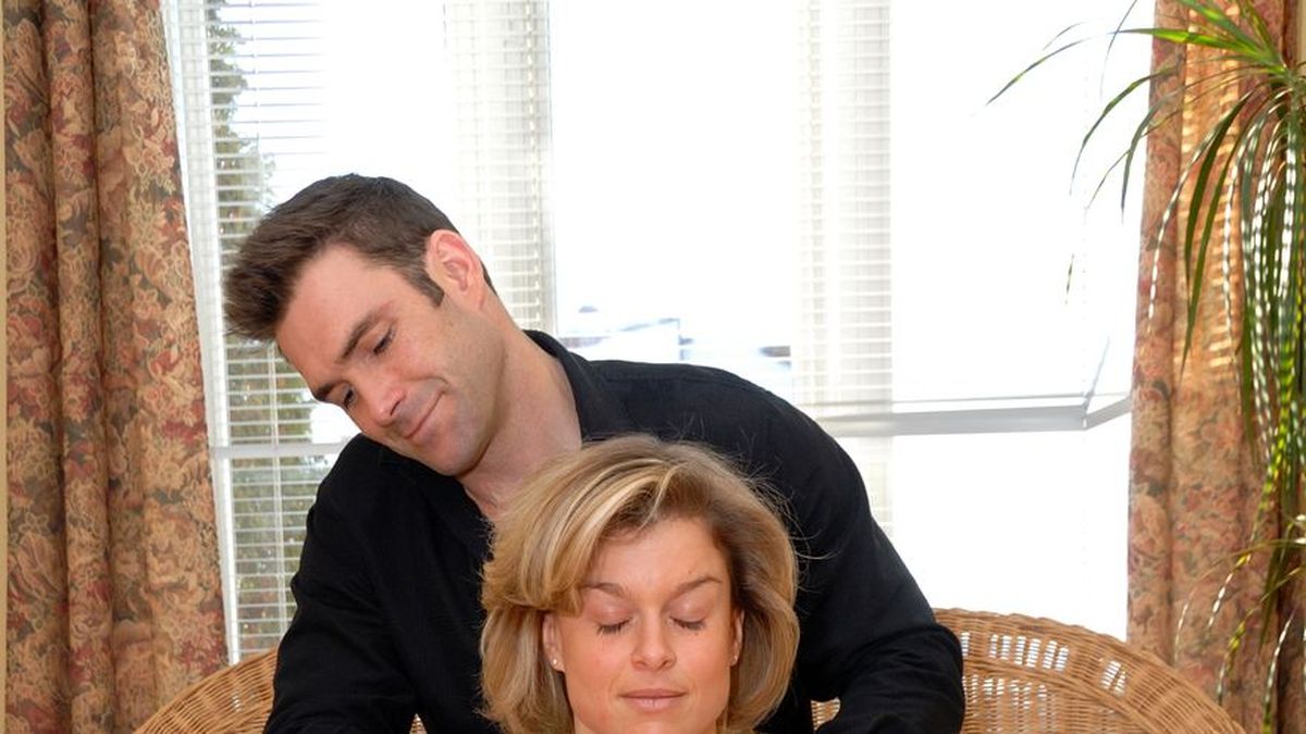 Dar un masaje a tu pareja, te ayudará a disminuir el estrés