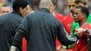 Liverpool y United sin sanción tras incidente Suárez-Evra