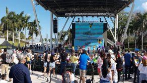 Cientos participan en Miami de evento humanitario a favor de Venezuela