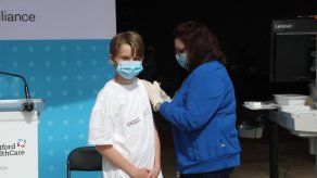 EE. UU. comienza a vacunar a adolescentes de 12 a 15 años