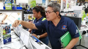 Inspectores de la Acodeco. Descuento para jubilados y pensionados