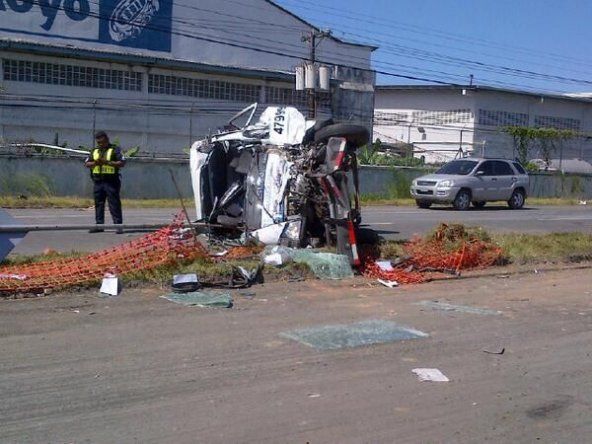 Un muerto y varios heridos deja accidente en Colón