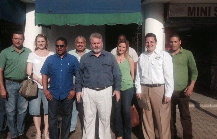 Milton Henríquez se postula nuevamente como presidente del Partido Popular