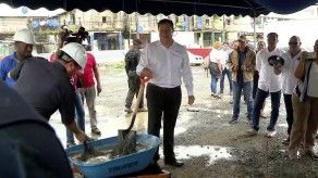 Entregan orden de proceder para construcción de cuartel policial en Colón Entregan orden de proceder para construcción de cuartel policial en Colón