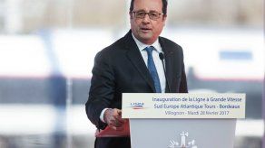 Hollande pide movilizar todos los medios contra las amenazas cibernéticas