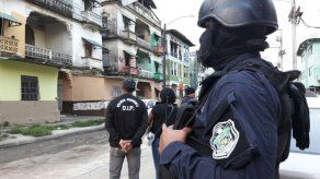 Policía Nacional y Ministerio Público realizan allanamientos en Colón Policía Nacional y Ministerio Público realizan allanamientos en Colón