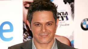 Alejandro Sanz se emociona en el 21 cumpleaños de su hija Manuela