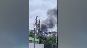 Ciberataque e incendio deja a miles sin luz en Puerto Rico