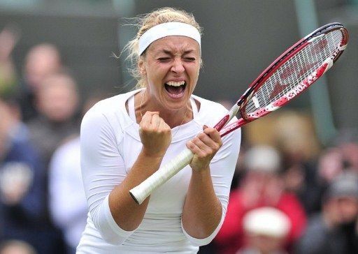 Sharapova cae ante Lisicki; Serena y Federer avanzan