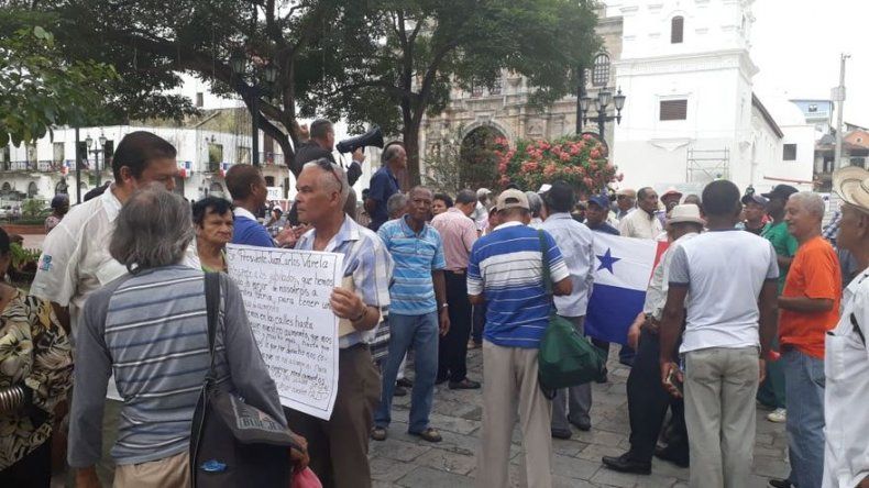 Jubilados: Si el Presidente veta la ley vamos a estar en las calles aunque el papa esté aquí