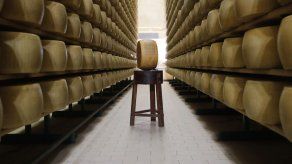 Clientes de EEUU compran queso italiano antes de aranceles