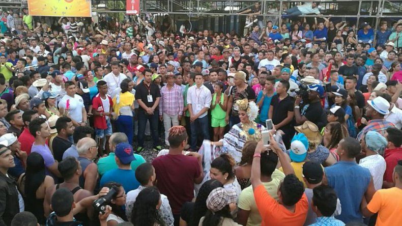 Topón de tres reinas en el Parque Porras