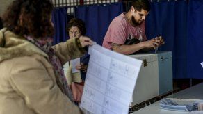 Derrota electoral sacude a coalición de Bachelet y allana camino a reeleción de Piñera