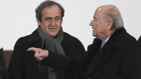 Blatter: Pago a Platini fue por un pacto de caballeros