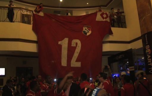 Afición recibe a selección de Panamá en el hotel