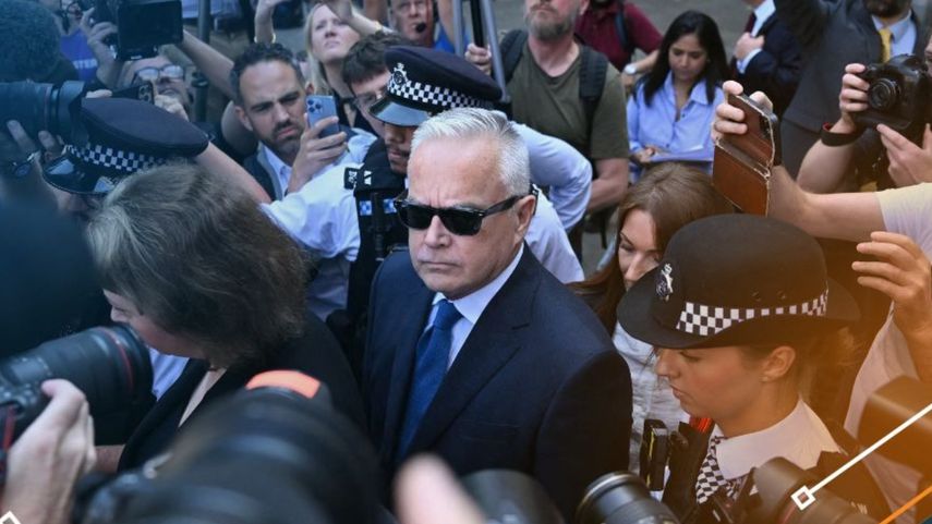 Famoso expresentador de la BBC admite haber accedido a imágenes inapropiadas de niños