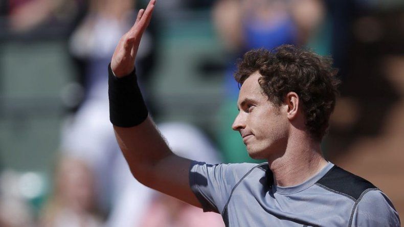 Murray remonta y va a semifinales de torneo Queens