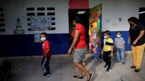 El epidemiólogo manifestó que es preocupante que Panamá se quede rezagado en la educación y que los gremios docentes se opongan al retorno a clases.